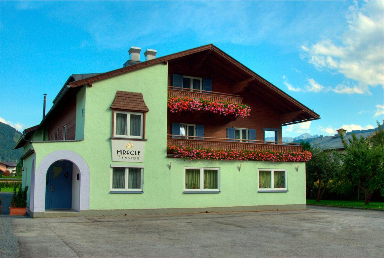 Pension Miracle Zell am See Exteriör bild